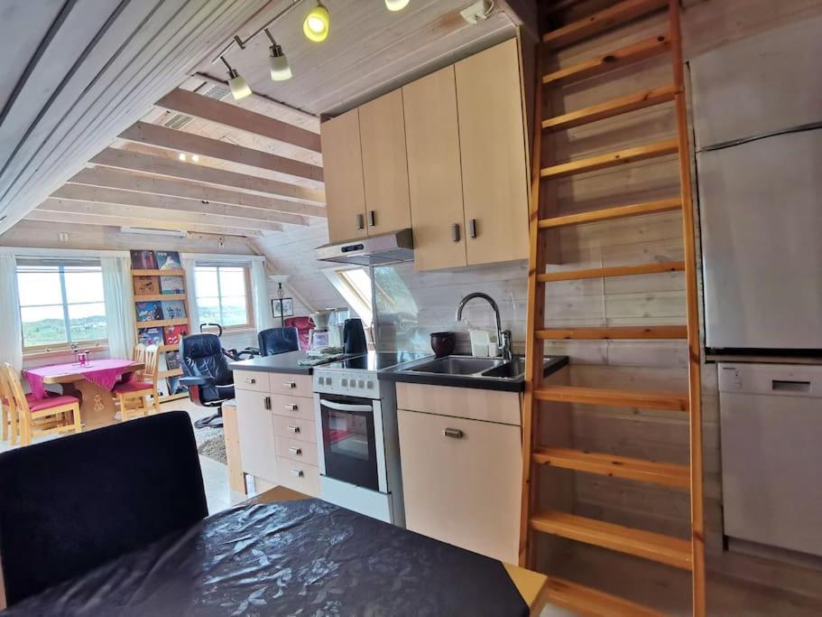 Topfloor Apartment Separate Entranc Nice View Stord Fitjar Exterior photo